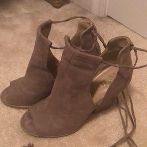 Open toe semi boots/sandals